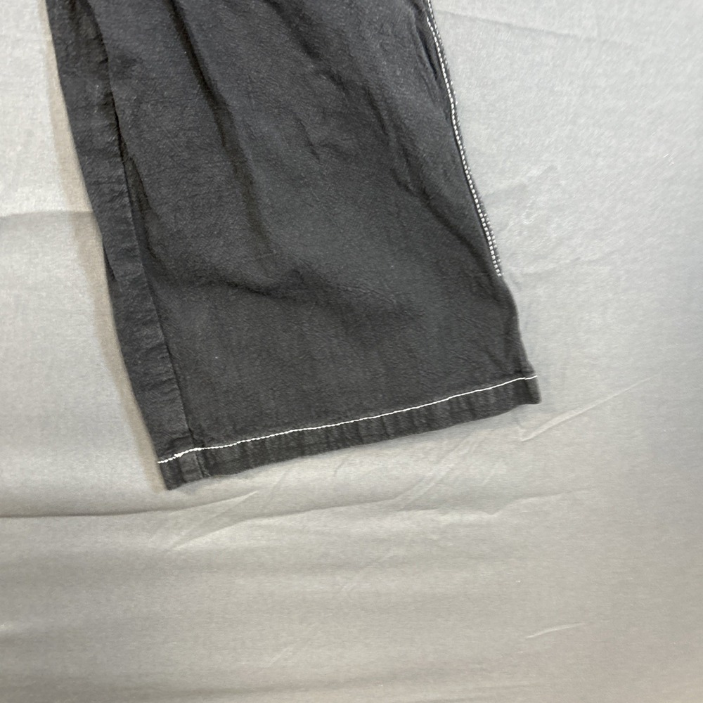 charcoal Shein cargo pants feature contrasting white stitching/ utility pockets - Picture 4 of 13